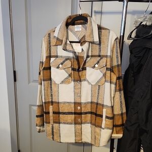 Plaid Tan and Brown Women's Shacket, size Medium, NWT
